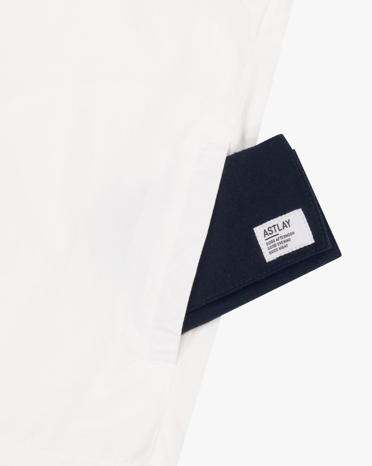 아스트레이(ASTLAY) Lonely Heart Club WP Pullover (Cream)