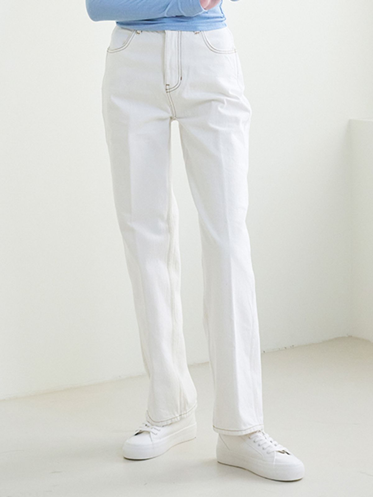 누브(NOUVE) Straight Stitch Denim Pants - Cream