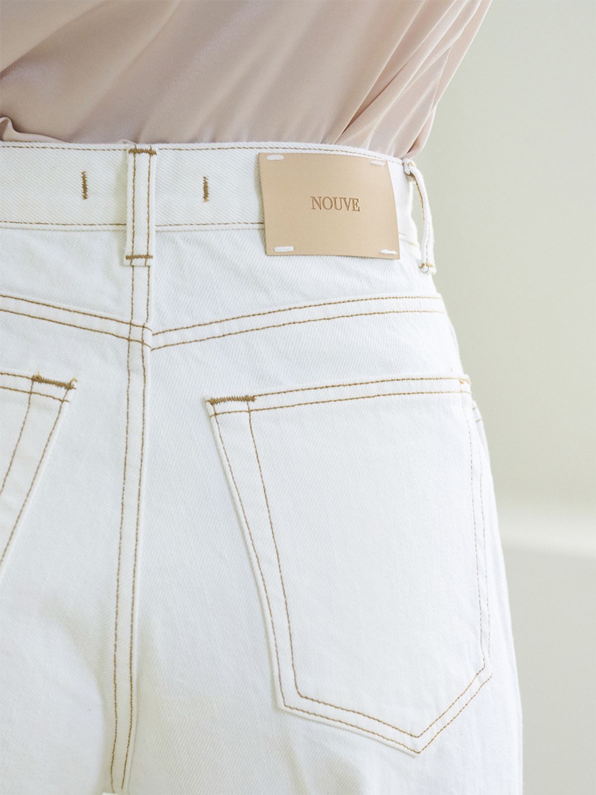 누브(NOUVE) Straight Stitch Denim Pants - Cream