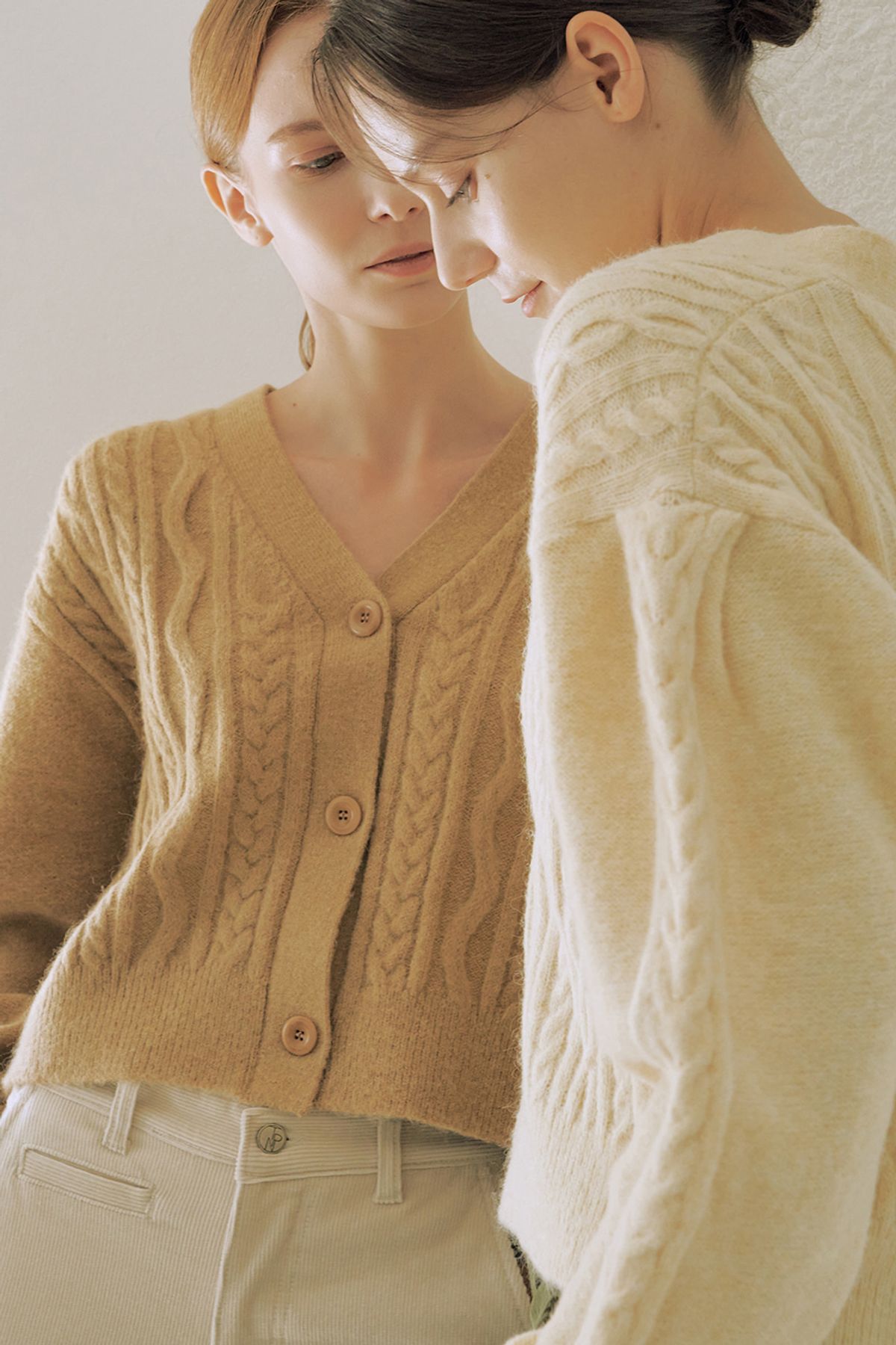 더페니(THE PENNY) CABLE CARDIGAN KNIT