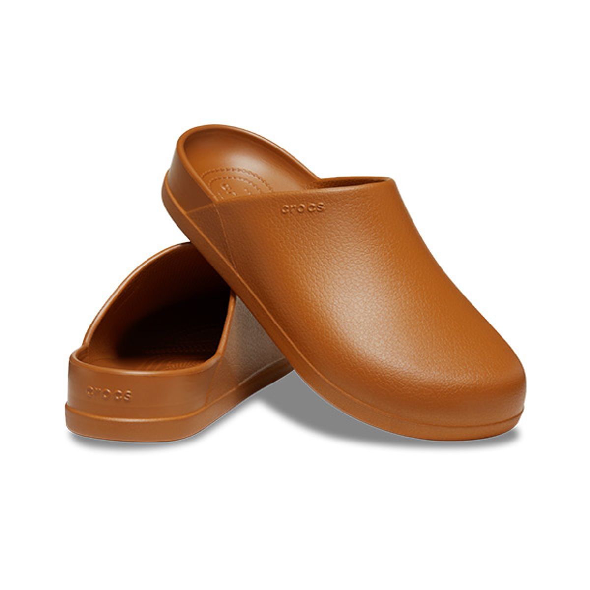 크록스(CROCS) 공용 딜런 클로그 COGNAC (23SUCL209366)