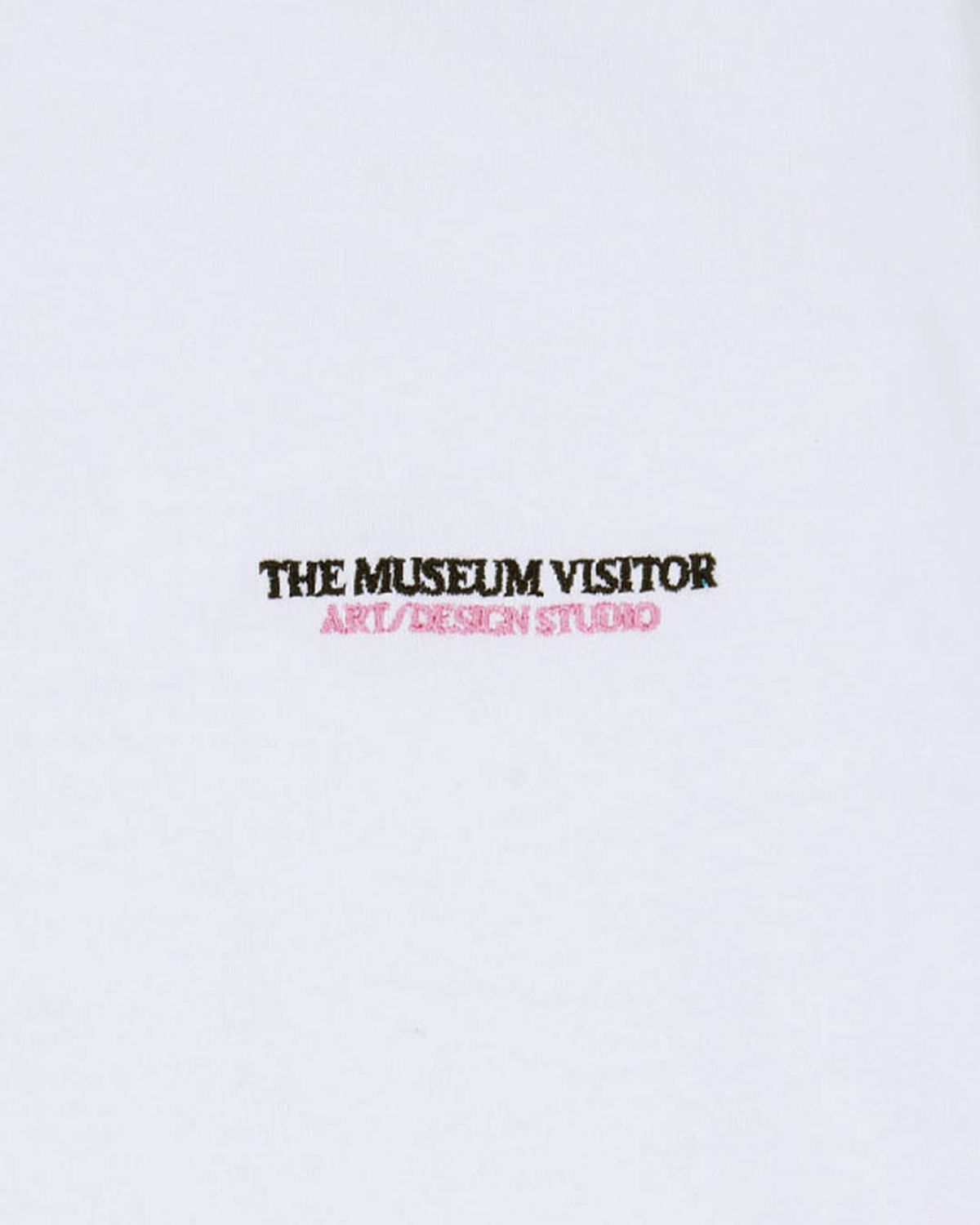 더뮤지엄비지터(THEMUSEUMVISITOR) LOGO SPRAY WASHED T-SHIRTS (WHITE)