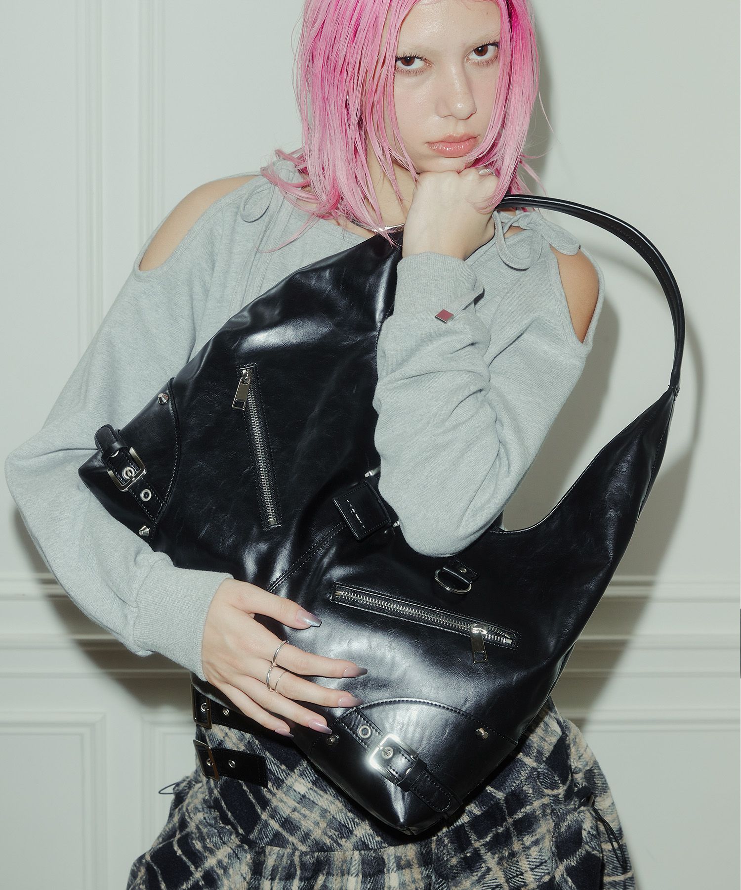 MUSINSA | NOTKNOWING Black Moto Hobo Bag (LEATHER)