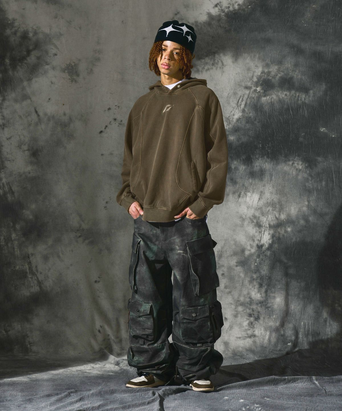 도미넌트(DOMINANT) [Heavy Cotton] Pigment Washing Puzzle Embroidered Hoodie_Brown