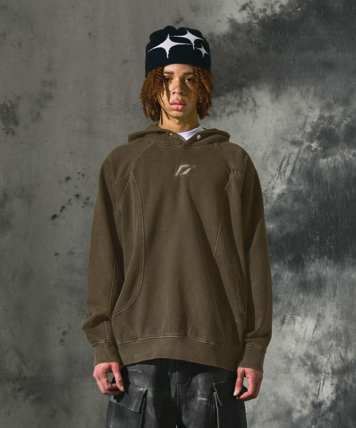 도미넌트(DOMINANT) [Heavy Cotton] Pigment Washing Puzzle Embroidered Hoodie_Brown