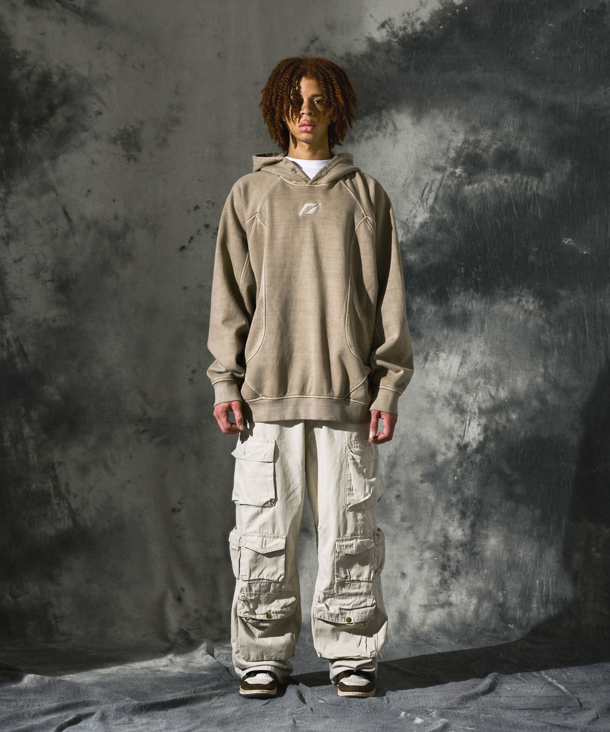 도미넌트(DOMINANT) [Heavy Cotton] Pigment Washing Puzzle Embroidered Hoodie_Olive