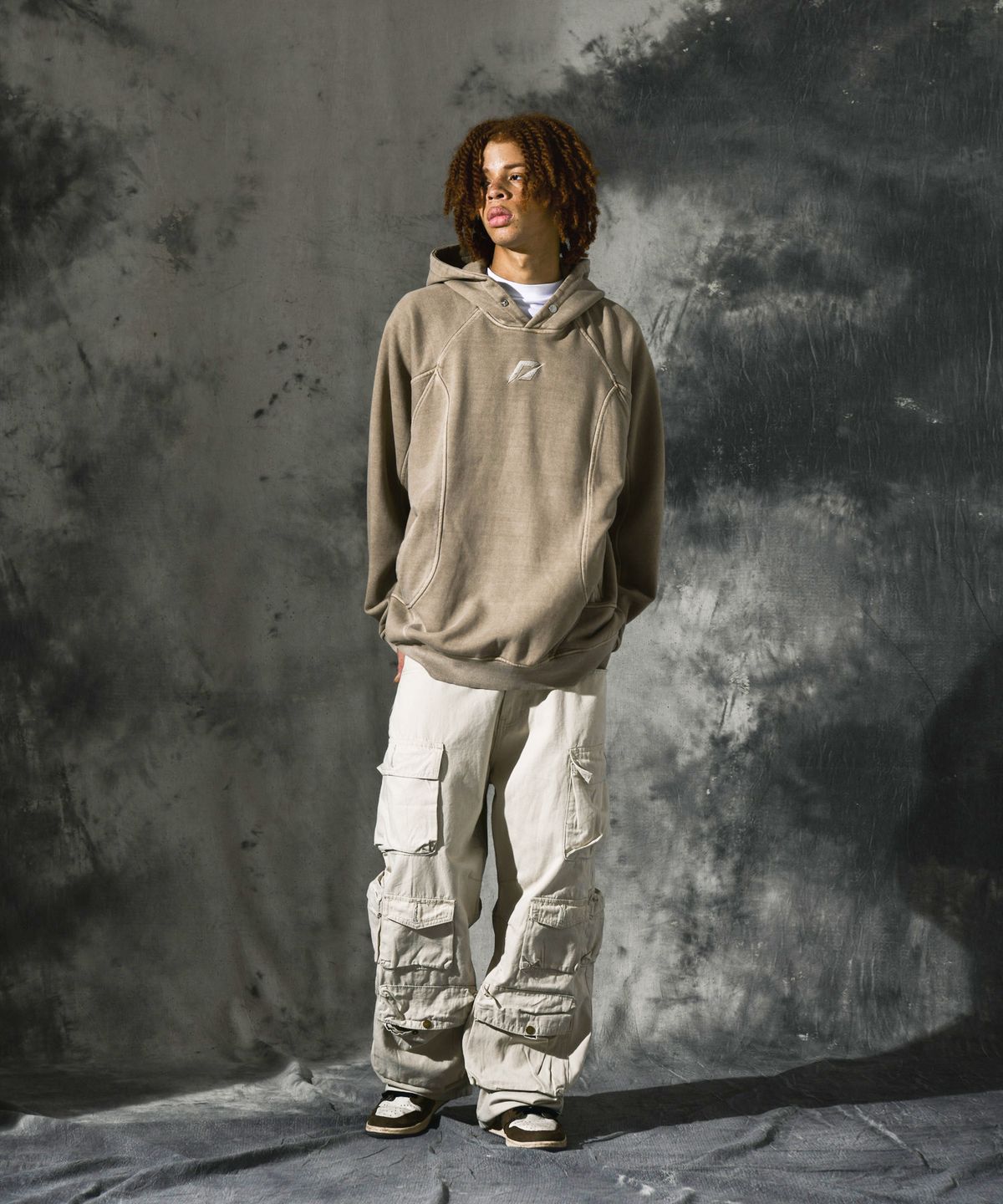 도미넌트(DOMINANT) [Heavy Cotton] Pigment Washing Puzzle Embroidered Hoodie_Olive