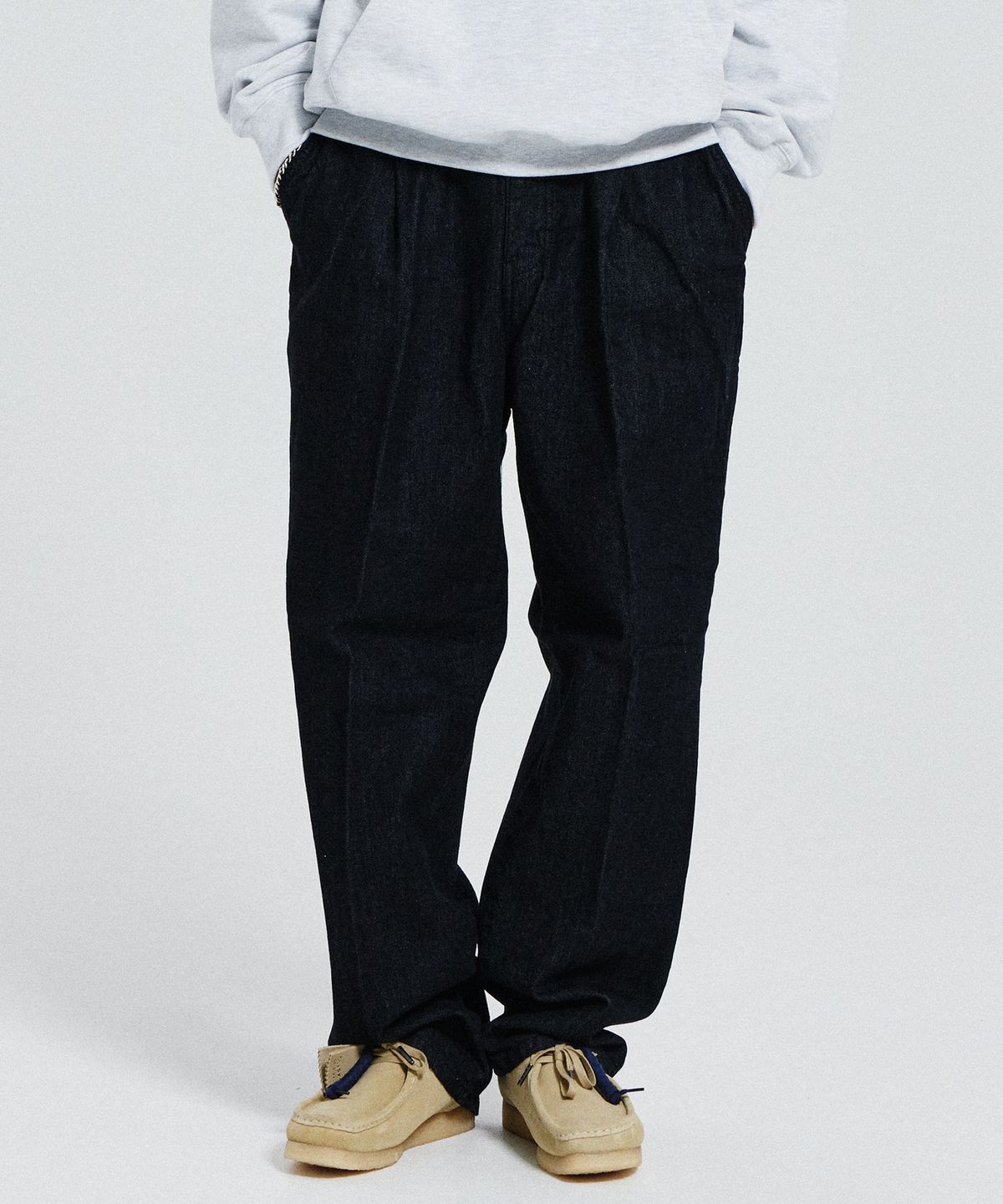 디 그랜드 마틴(DE GRAND MATIN) WIDE BANDING ONE TUCK DENIM PANTS_BLACK