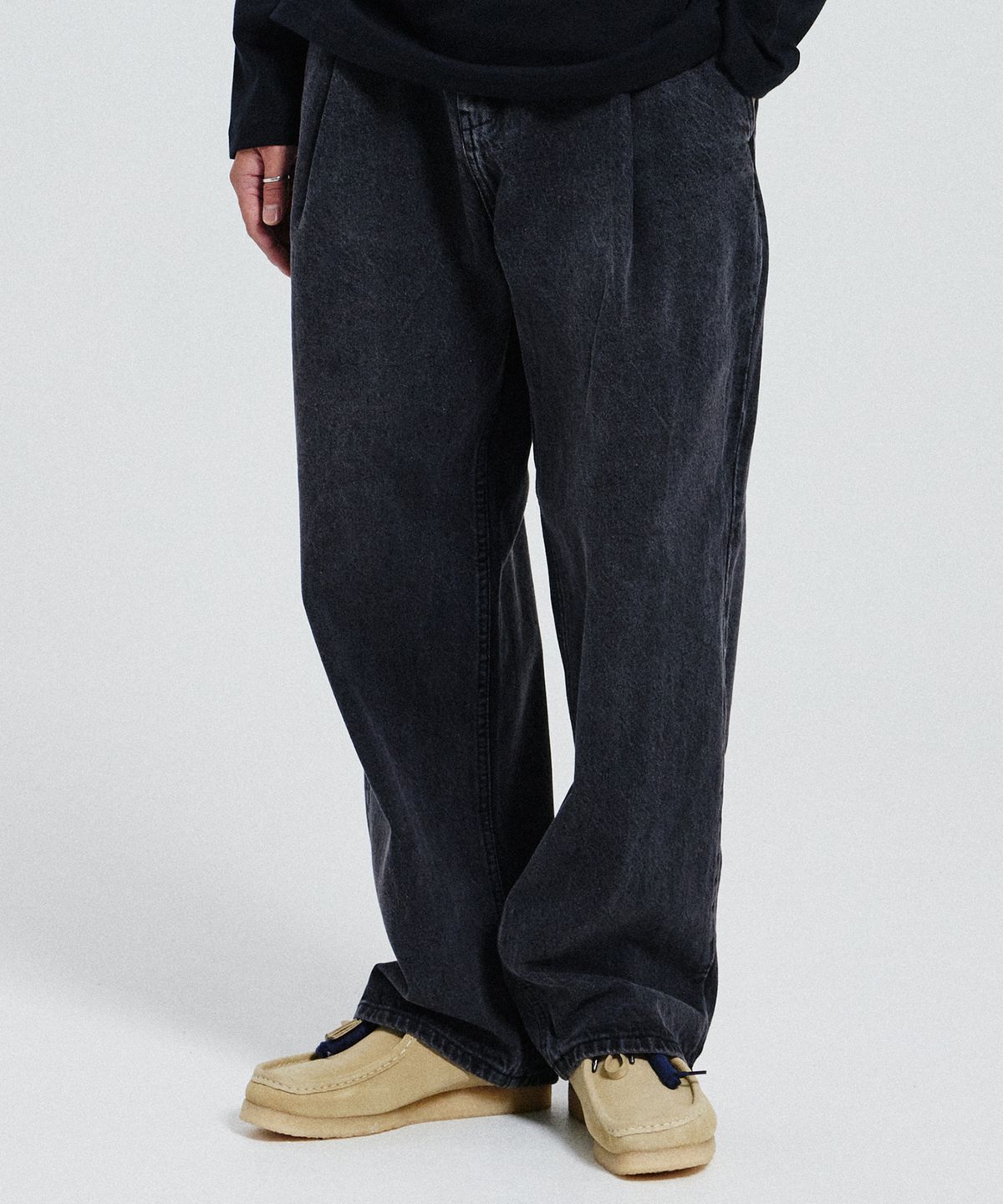 디 그랜드 마틴(DE GRAND MATIN) WIDE ONE TUCK DENIM PANTS_BLACK