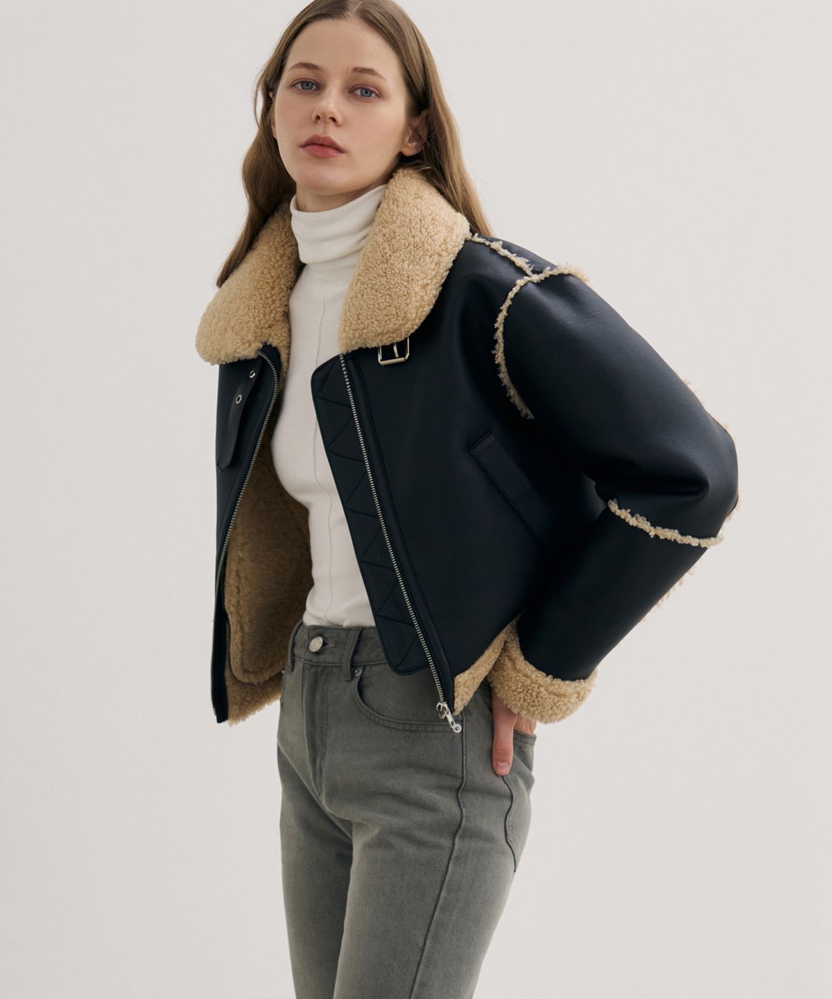 드로우핏 우먼(DRAWFIT WOMEN) 시어링 크롭 무스탕 자켓 [BLACK LEATHER]