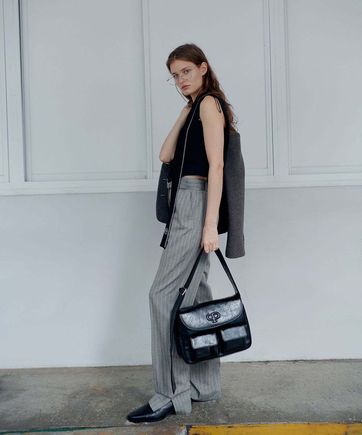 크리스틴프로젝트(CHRISTINE PROJECT) POST POCKET BAG(BLACK PEPPER)