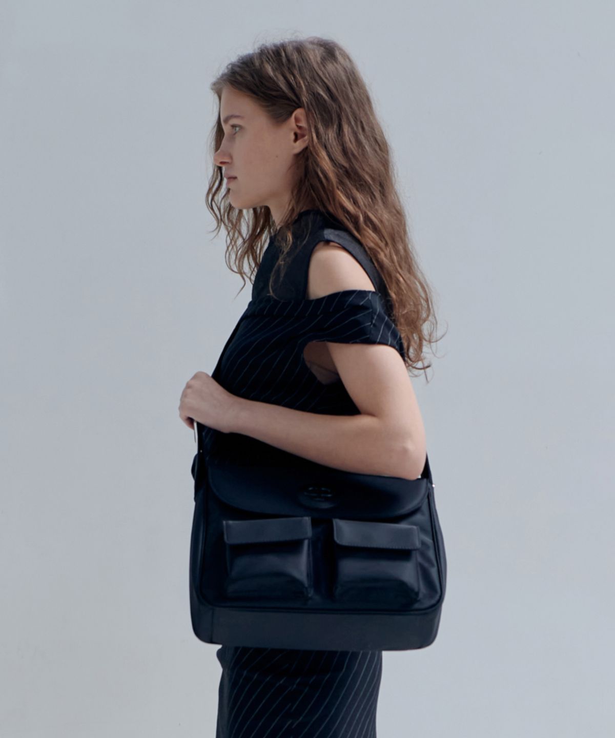 크리스틴프로젝트(CHRISTINE PROJECT) POST NYLON POCKET BAG(BLACK PEPPER)