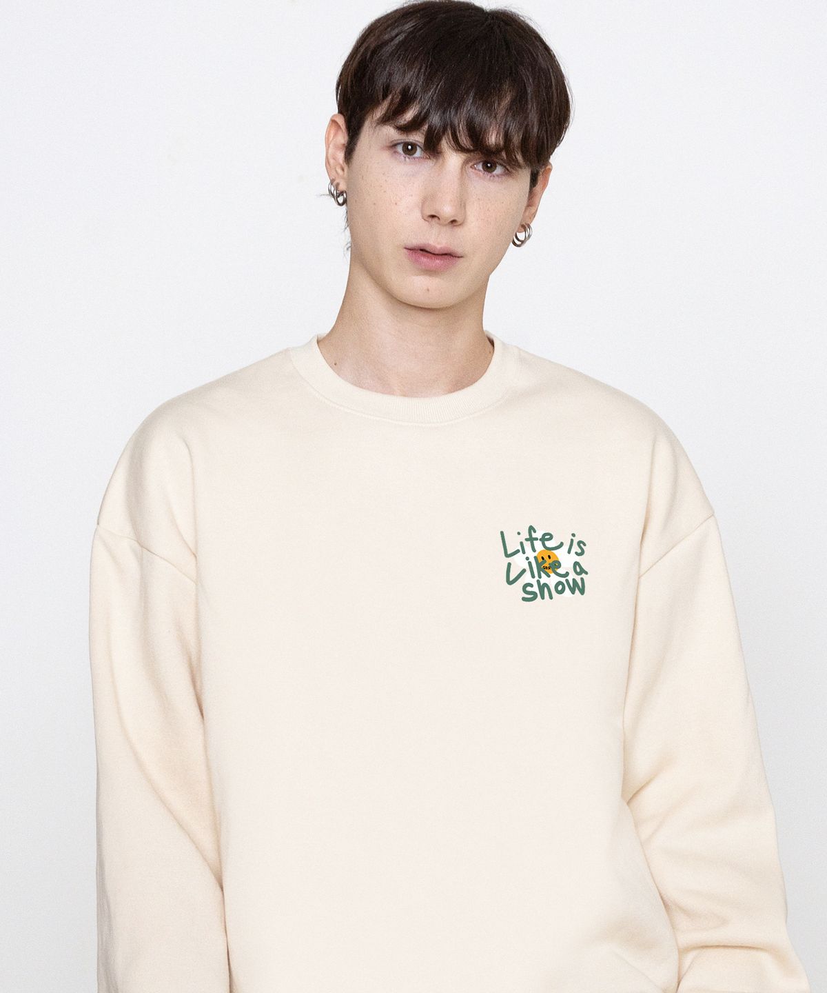그레이버(GRAVER) [UNISEX]드로잉 레터 플라워 스마일 맨투맨_크림/그린 로고