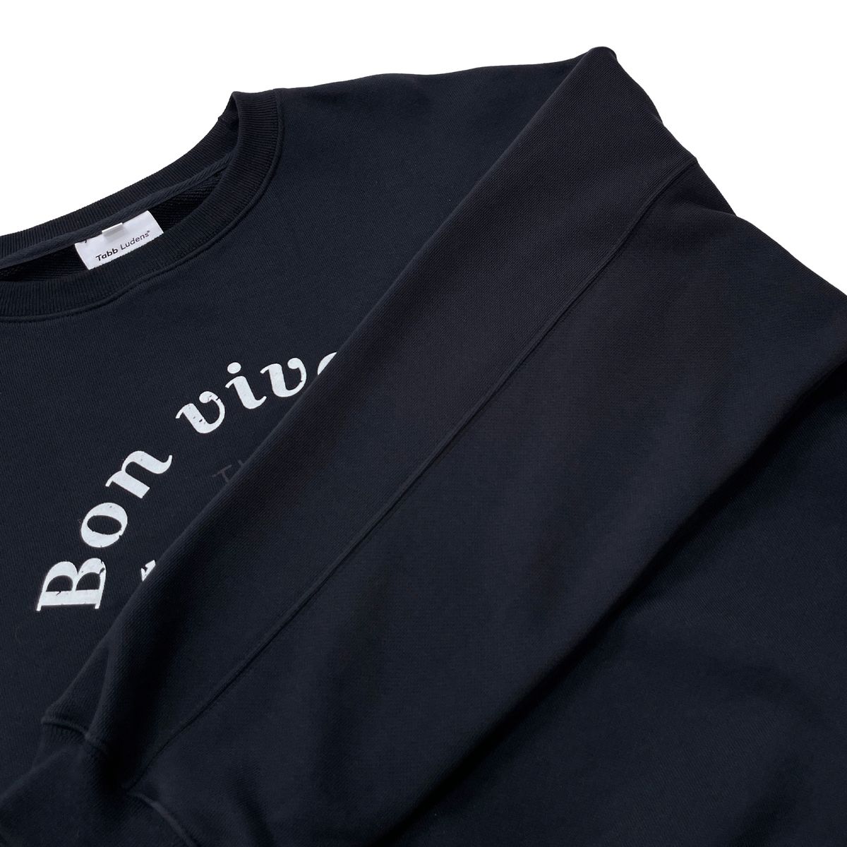 탭루덴스(TABBLUDENS) Bon Vivant Crewneck_Charcoal