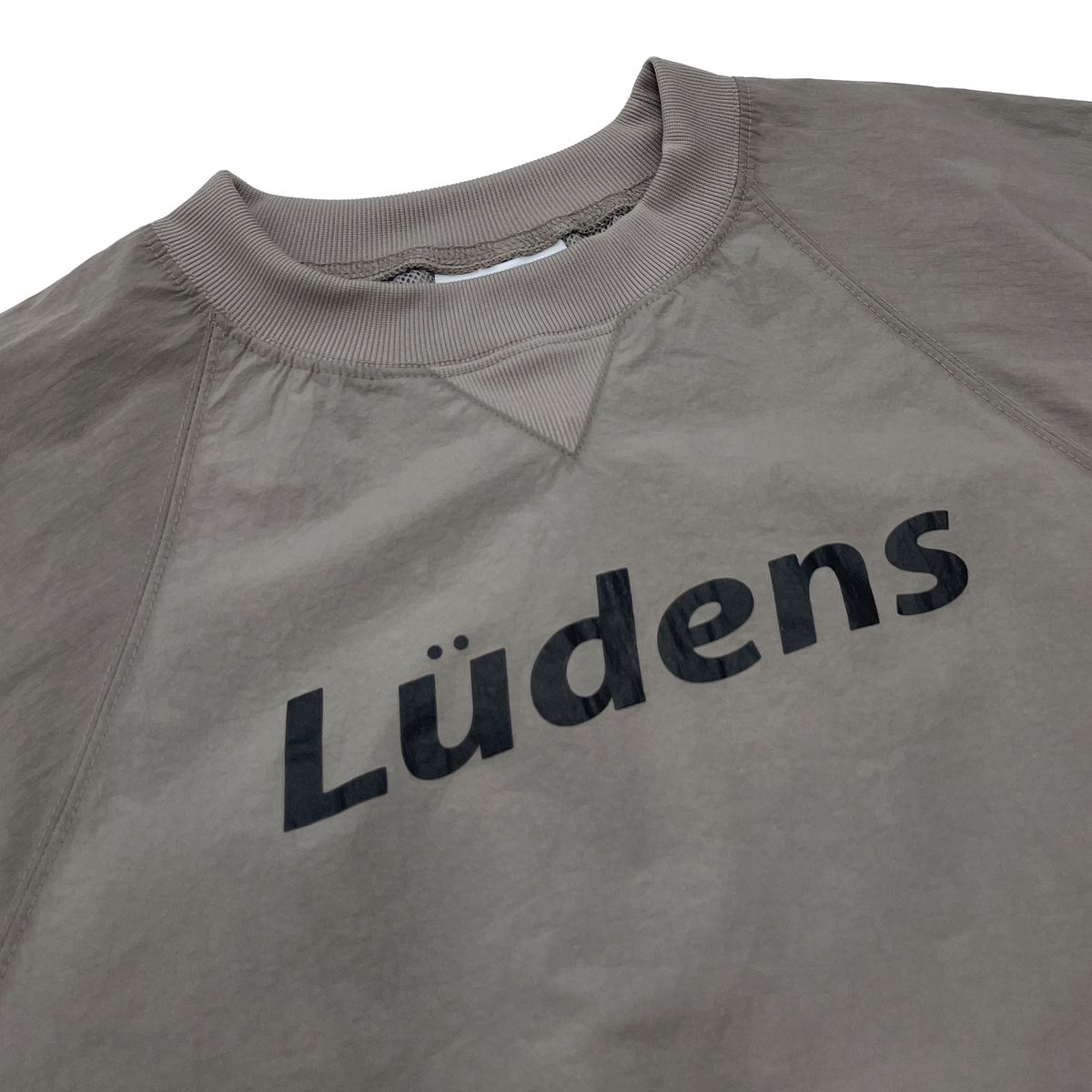 탭루덴스(TABBLUDENS) Nylon Raglan Crewneck_Sand Beige