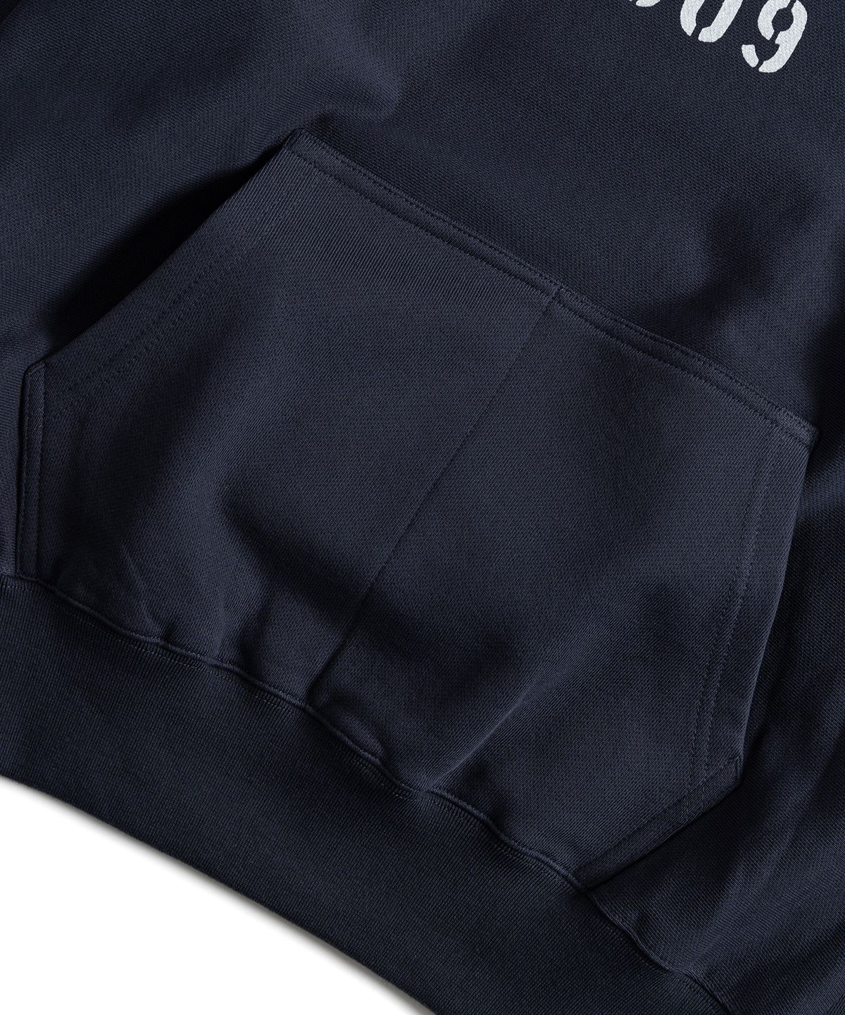 와일드 브릭스(WILD BRICKS) TWB ATTACHED HOODIE (navy)