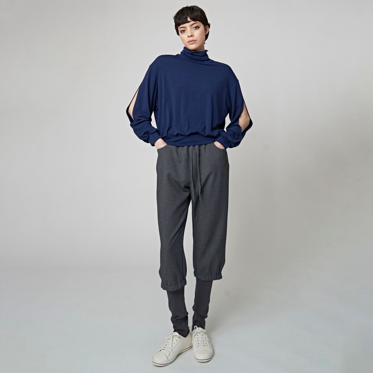 애스플래폼(ATHPLATFORM) AW32TL05 슬릿 슬리브 탑_다크 블루