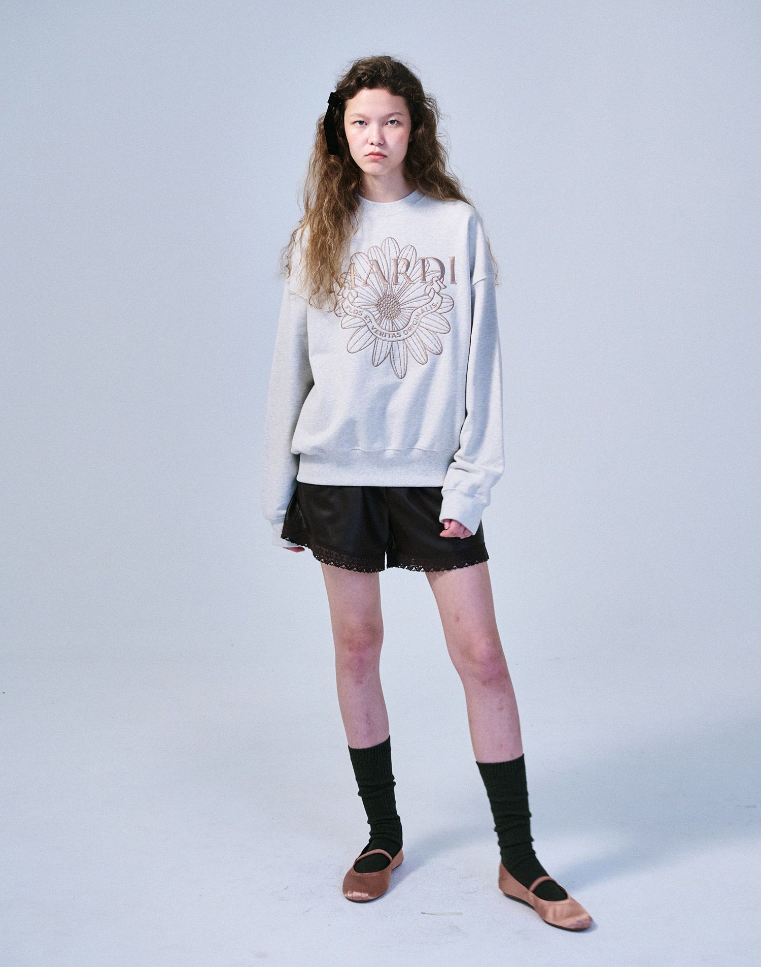 ●Mardi Mercredi●UNISEX OVERSIZED SWEAT BERMUDA_OATMEAL OVERSIZED SWEAT BERMUDA FLOWER_OATMEAL TAUPE - MARDI MERCREDI