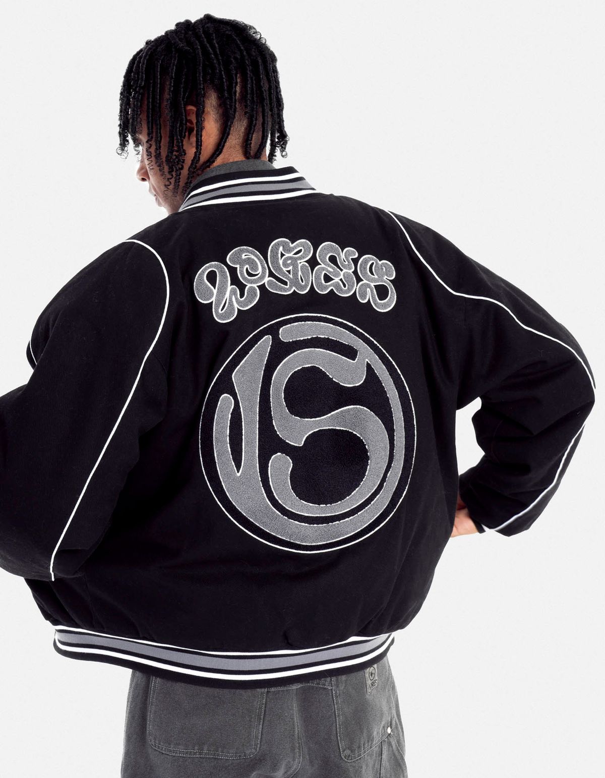 로어즈(LORES) Meditation Varsity Jacket - Black