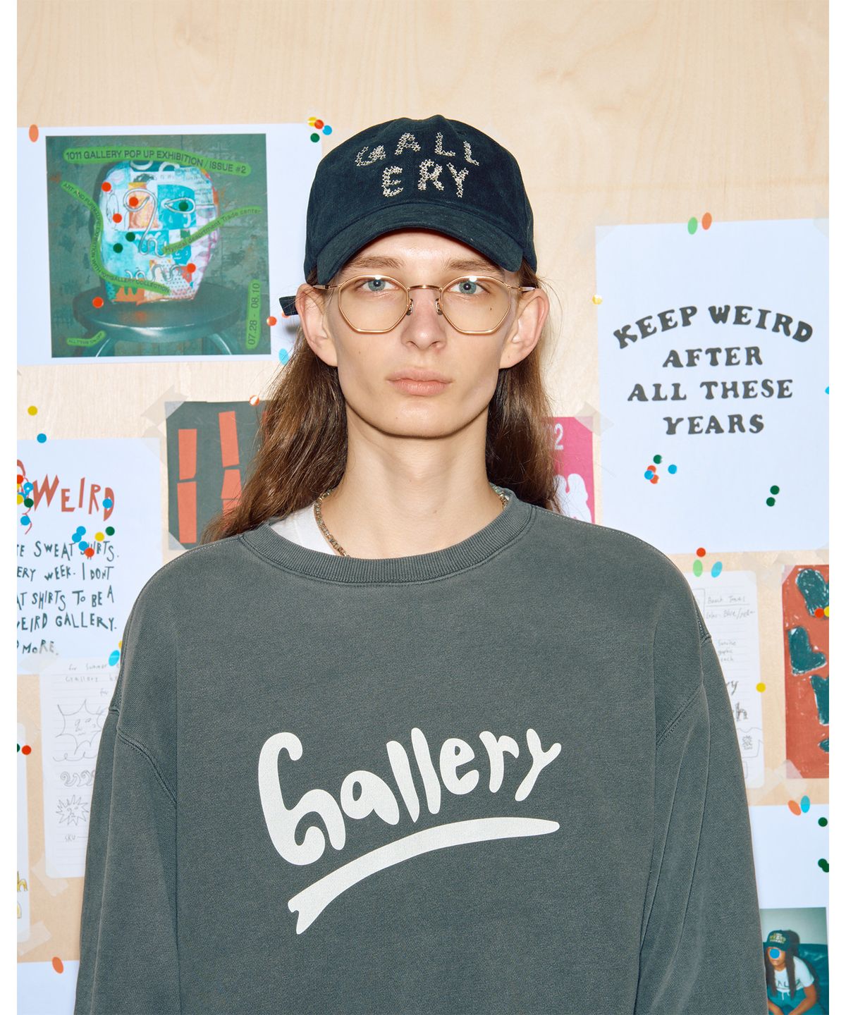 1011갤러리(1011 GALLERY) Gallery Wave Logo Graphic Sweatshirt - Charcoal Grey