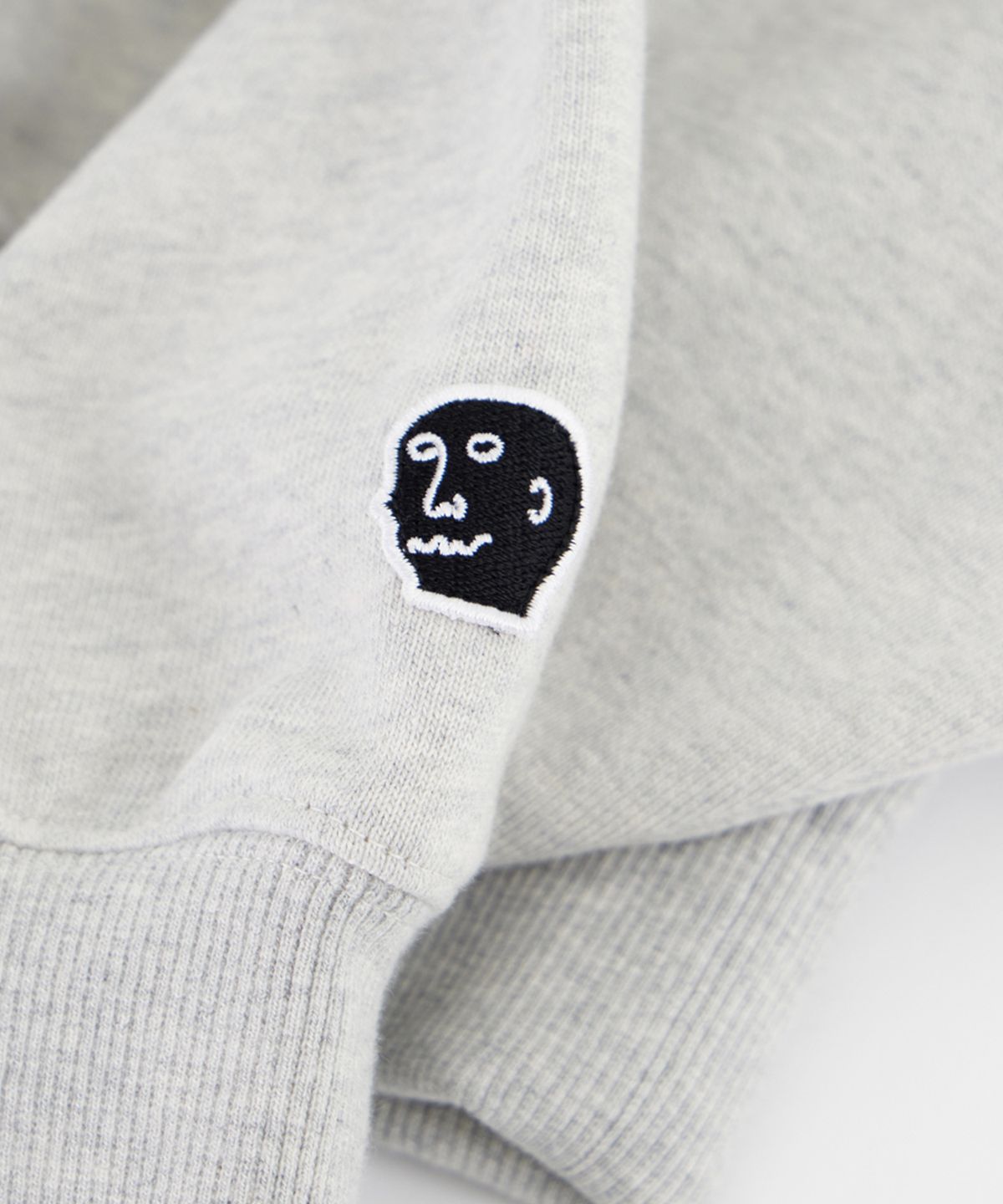 1011갤러리(1011 GALLERY) Gallery Wave Logo Graphic Sweatshirt - Light Grey