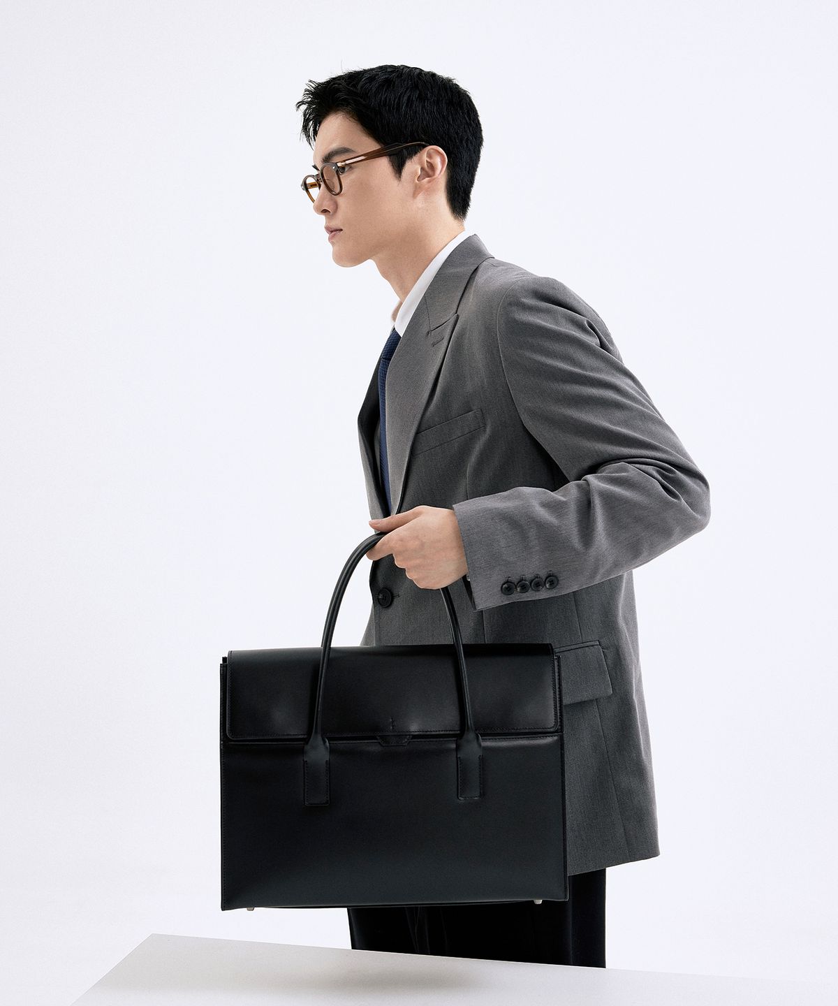 베드포드일레븐스(BEDFORD11TH) 랩탑수납 폴리건탑핸들비지니스레더토트 블랙