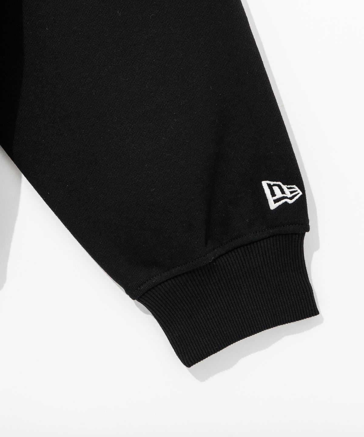 뉴에라(NEW ERA) MLB 뉴욕양키스 아치로고 맨투맨 블랙