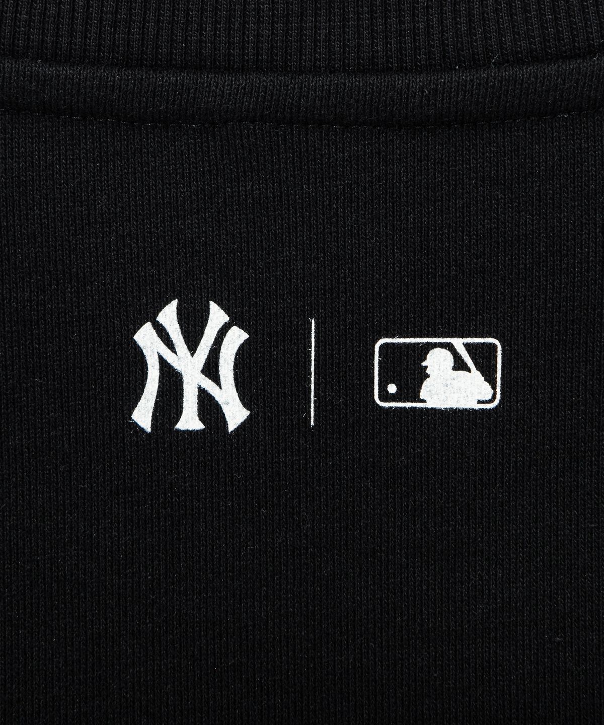뉴에라(NEW ERA) MLB 뉴욕양키스 아치로고 맨투맨 블랙