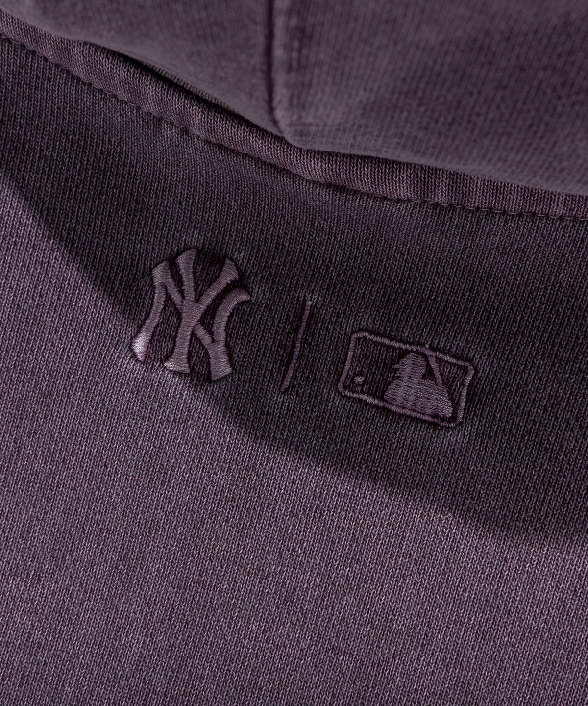 뉴에라(NEW ERA) MLB 뉴욕양키스 스크립트 후드 퍼플