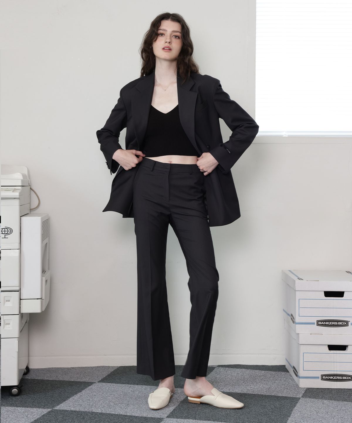 러브참(LOVECHARM) [모니카 부츠컷 슬랙스 팬츠_챠콜] Monica Bootcut Slacks Pants_Charcoal