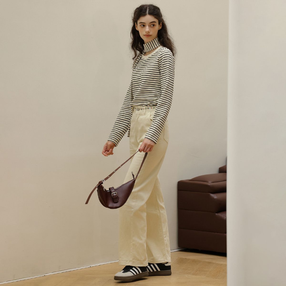 던드롭(DUNDROP) DD_Flower embroidered waist wide pants