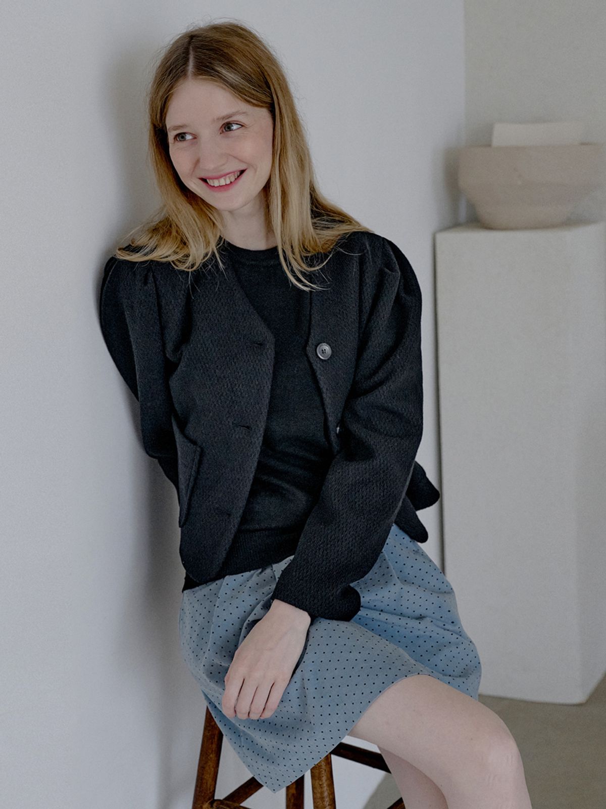 아방(AVANT-G) V-neck Puff Knit Jacket - BLACK