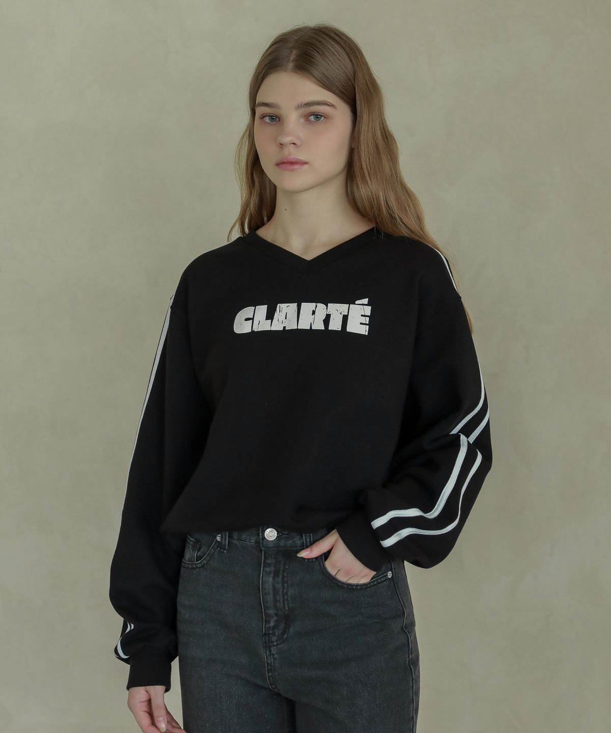로시로우(LOSSYROW) Lossy  Line Point V-Neck Sweatshirt_black