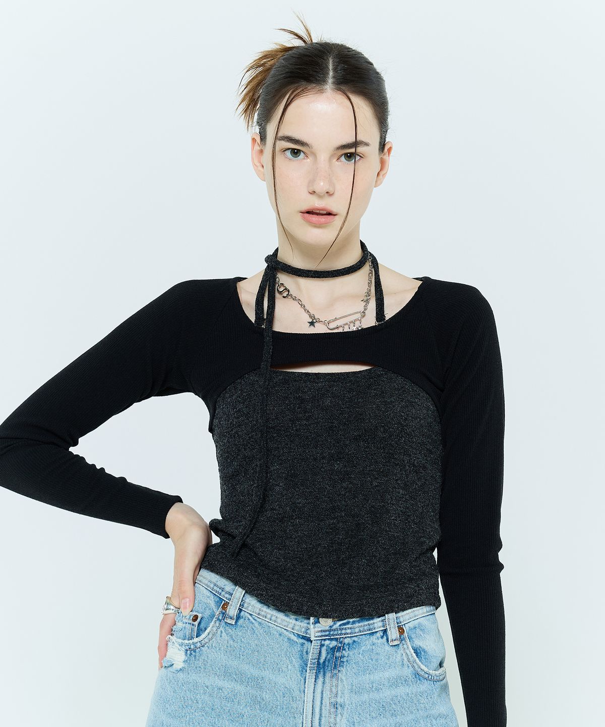 라티젠(LARTIGENT) L6 CUTOUT RAGLAN TOP(BLACK)