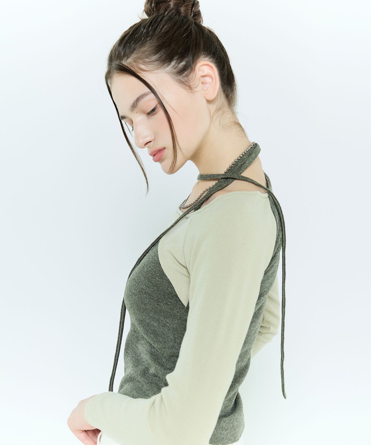 라티젠(LARTIGENT) L6 CUTOUT RAGLAN TOP(KHAKI)