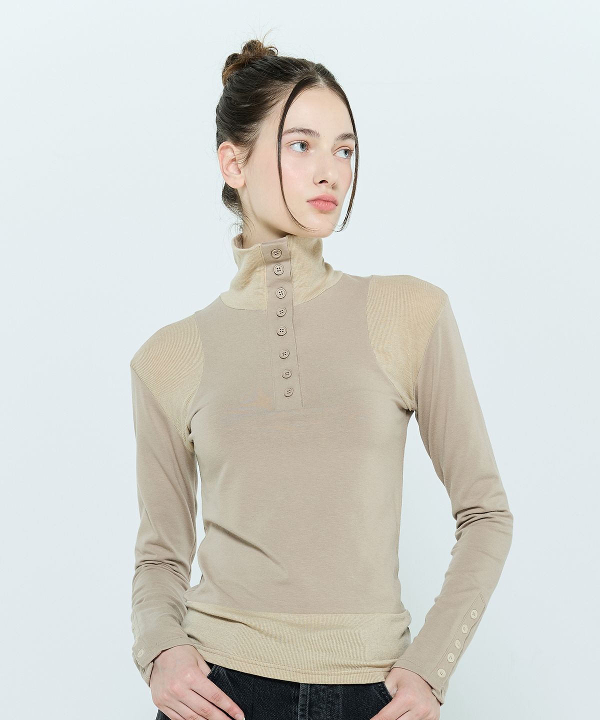 라티젠(LARTIGENT) L6 BUTTON T-SHIRT(BEIGE)