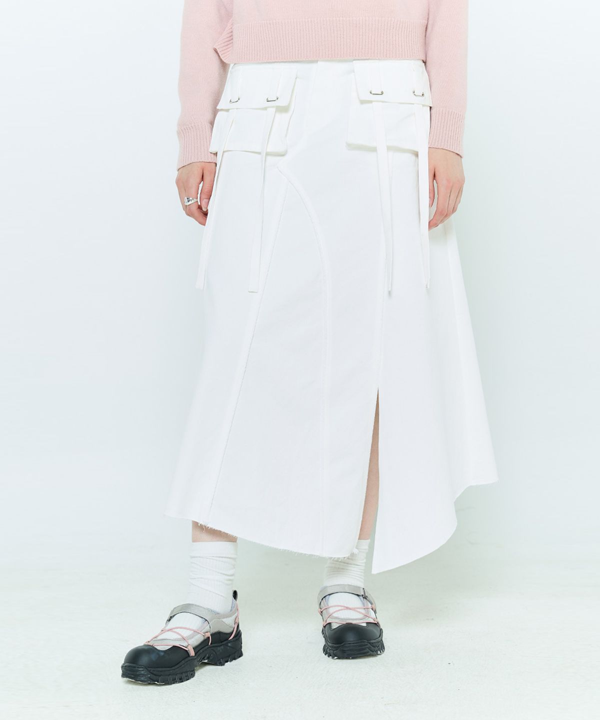 라티젠(LARTIGENT) L6 POCKET SLIT SKIRT(WHITE)