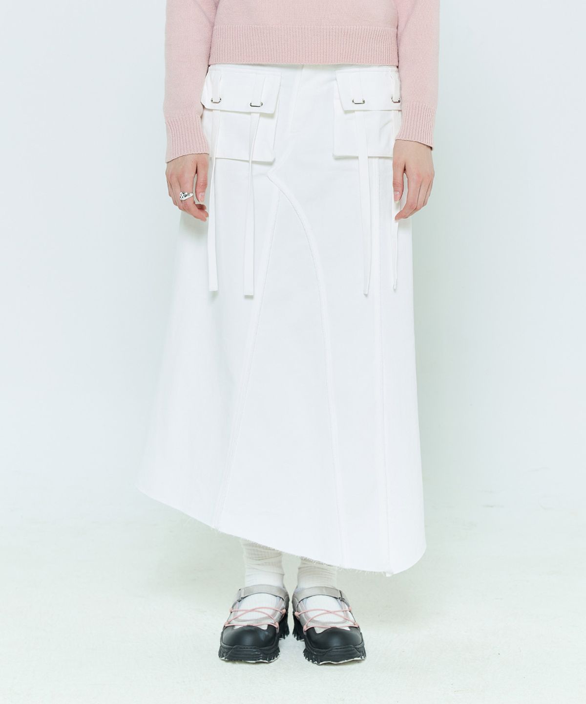 라티젠(LARTIGENT) L6 POCKET SLIT SKIRT(WHITE)