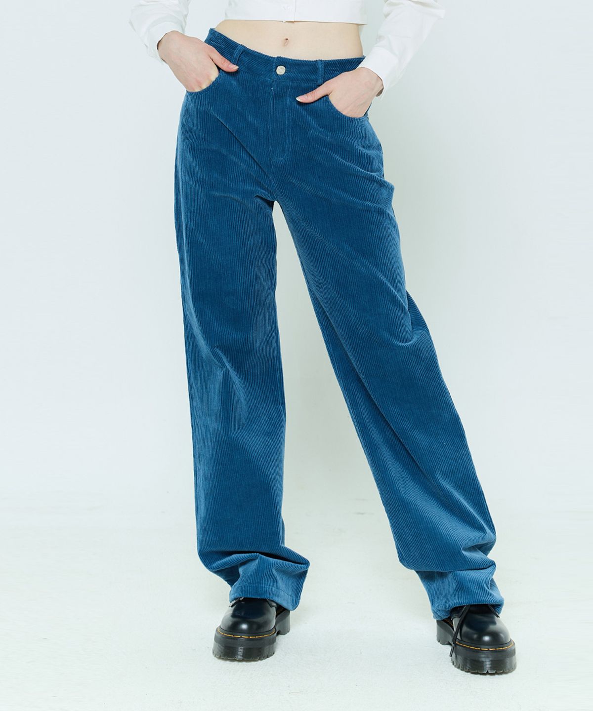 라티젠(LARTIGENT) L6 CORDUROY STRAIGHT PANTS(BLUE)