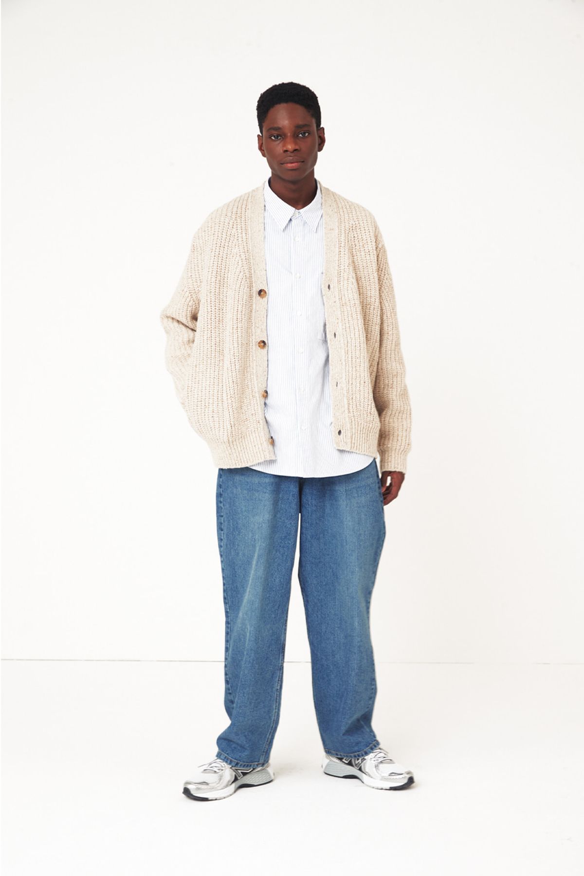 홀리선(HORLISUN) Eliot Low Gauge Knit Cardigan Oatmeal