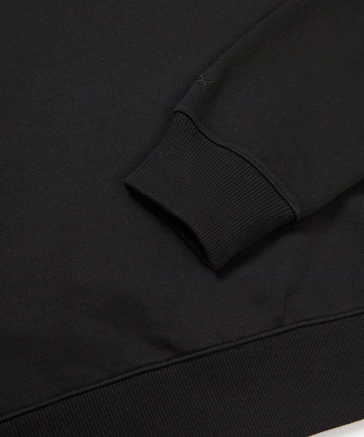 스노우피크 어패럴(SNOWPEAK APPAREL) 랜드 우먼스 모크넥 세미 크롭 기모 맨투맨 Black (S23FWFHT67)