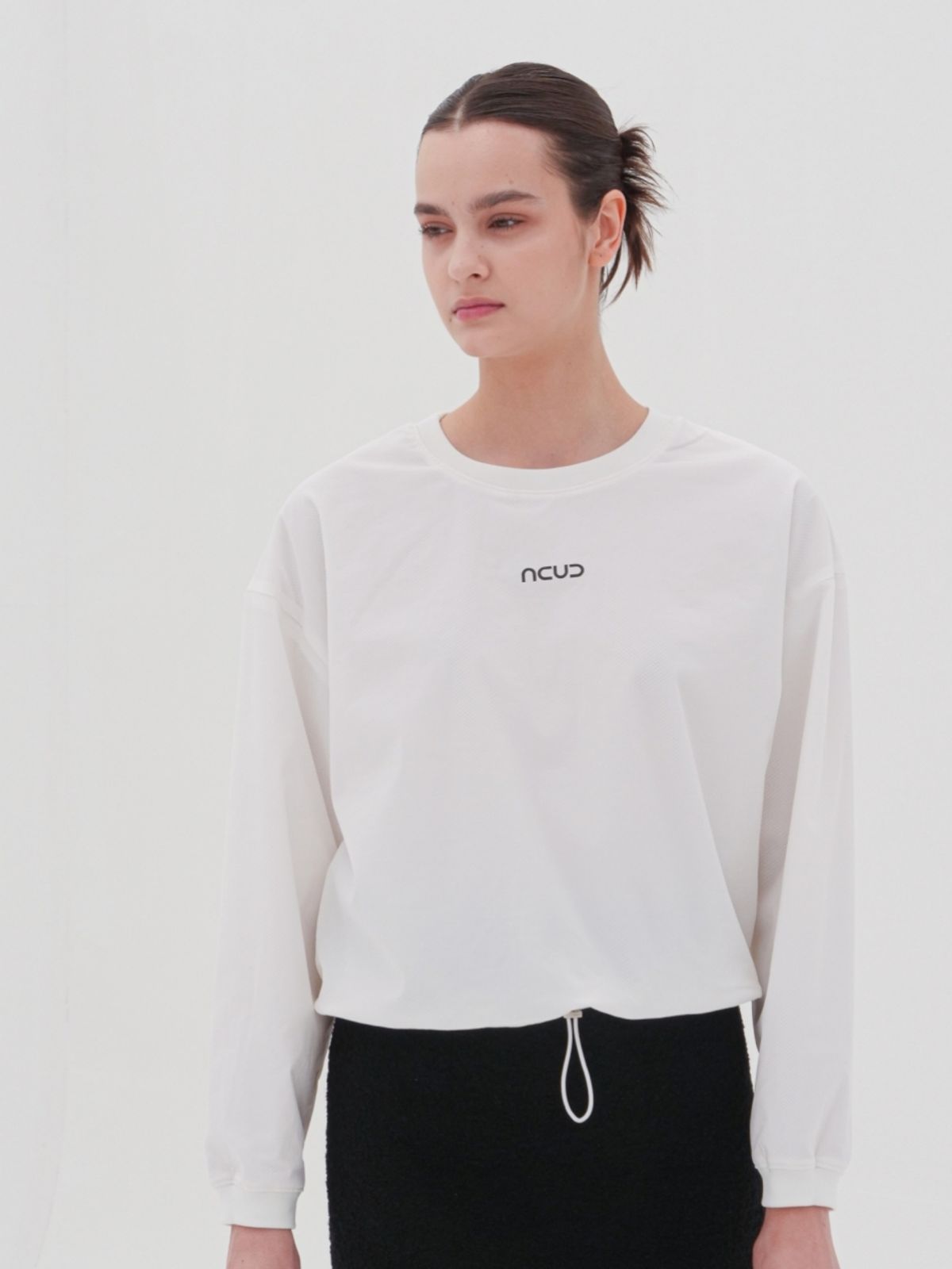 아쿠드(ACUD) Rustling Logo Sweatshirt _White