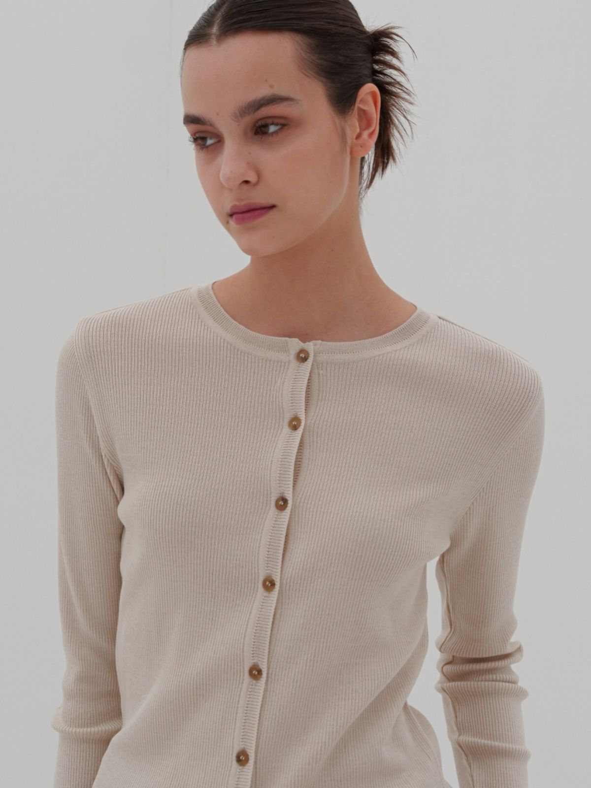 아쿠드(ACUD) Round Neck Ribbed Cardigan _Beige
