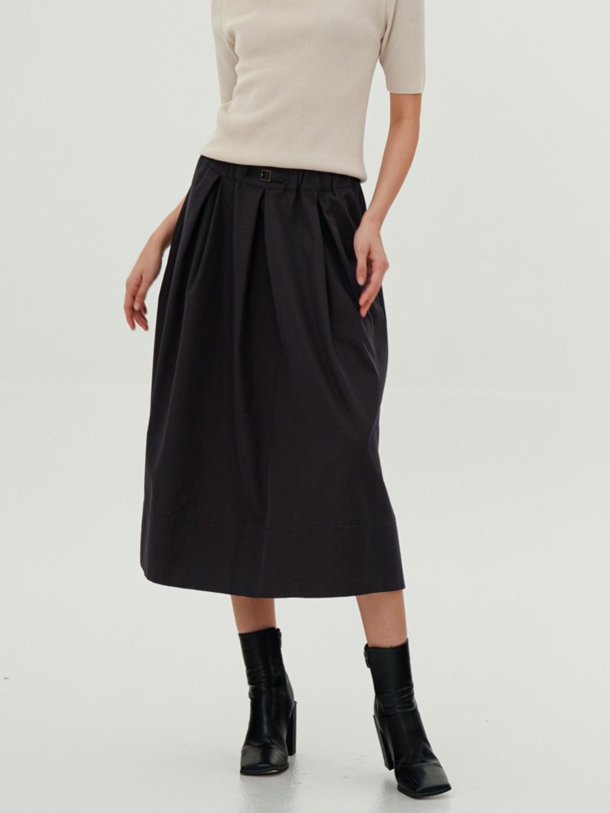 아쿠드(ACUD) Tuck Detail Midi Skirt _ Navy