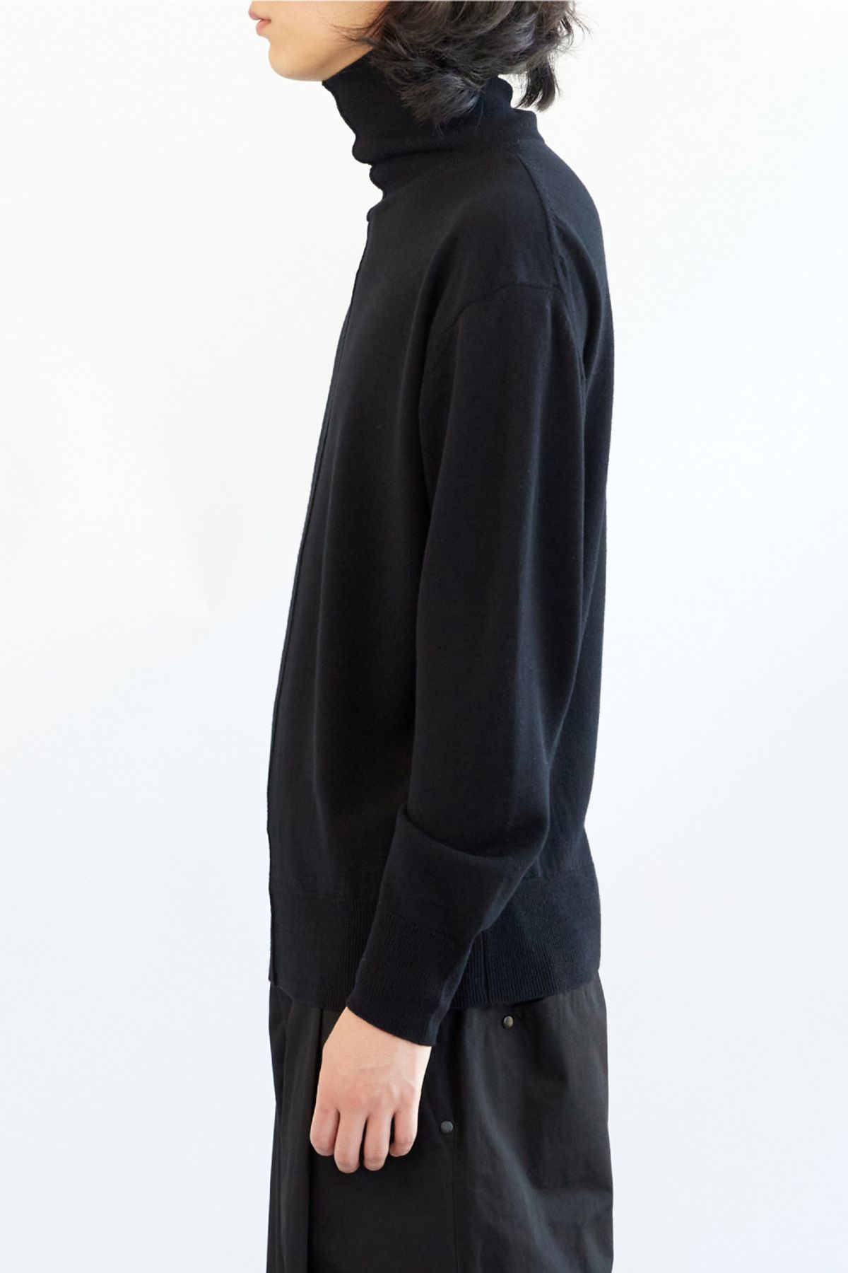 해칭룸(HATCHINGROOM) Turtleneck Knit Black