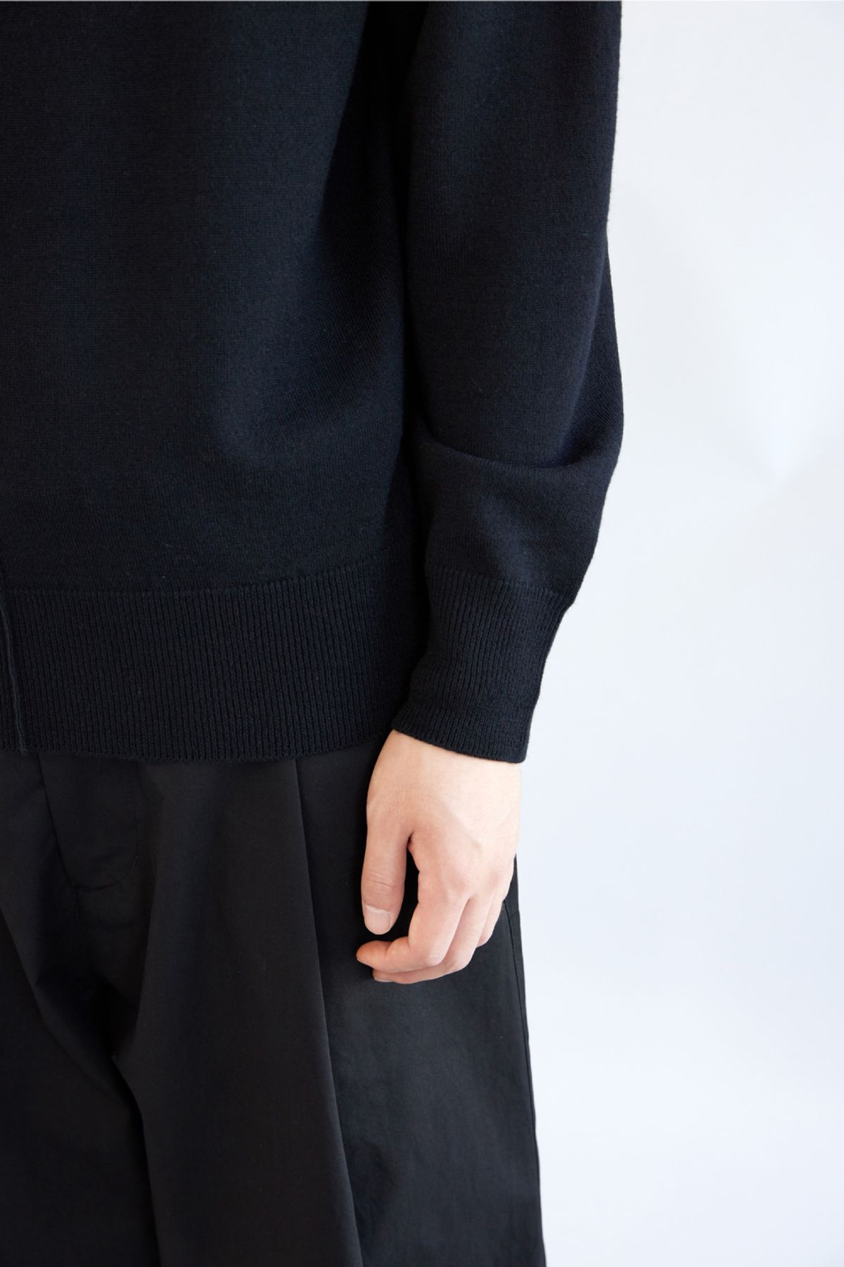 해칭룸(HATCHINGROOM) Turtleneck Knit Black