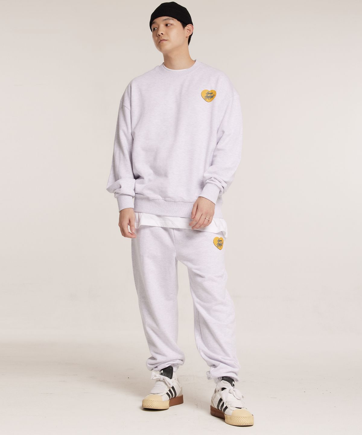 크림소다랩(CREAM SODA LAB) 휴먼하이라이트 하트 조거팬츠 라이트 그레이 옐로우
