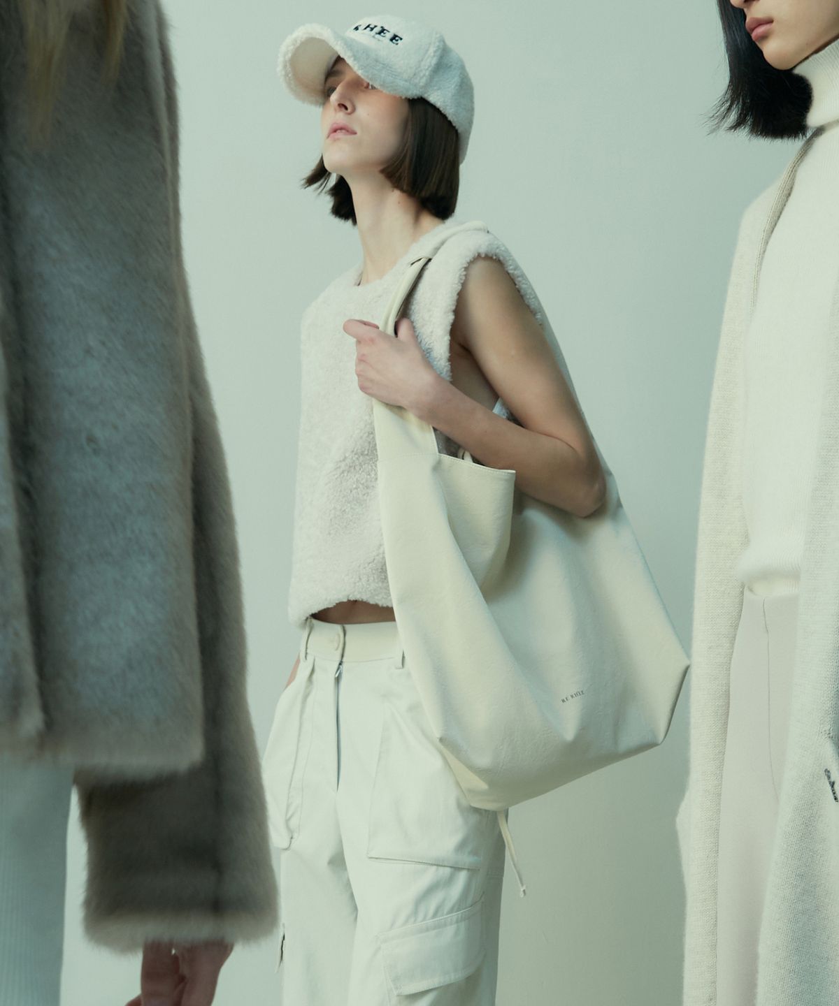 리이(RE RHEE) LEATHER SHOPPER BAG CREAM