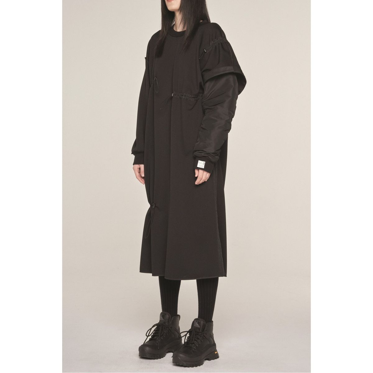 래코드(RECODE) Unbalanced Bomber Sleeve Long Dress_RQDAA23513BKX