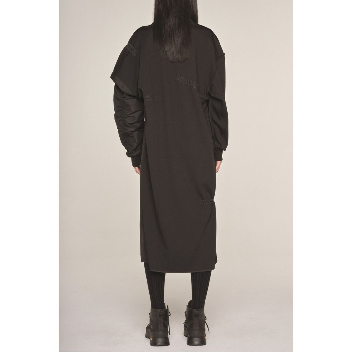 래코드(RECODE) Unbalanced Bomber Sleeve Long Dress_RQDAA23513BKX